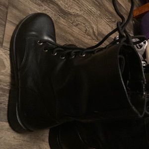 Black boots size 5 1/2